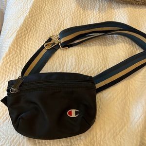 Champion Fanny pack with 2 straps